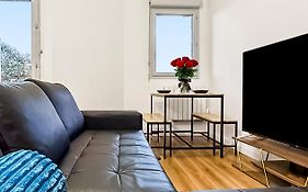 Duplex moderne et lumineux avec piscine et parking